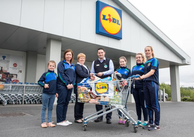 Representatives of Naomh Ciaran collect their prize