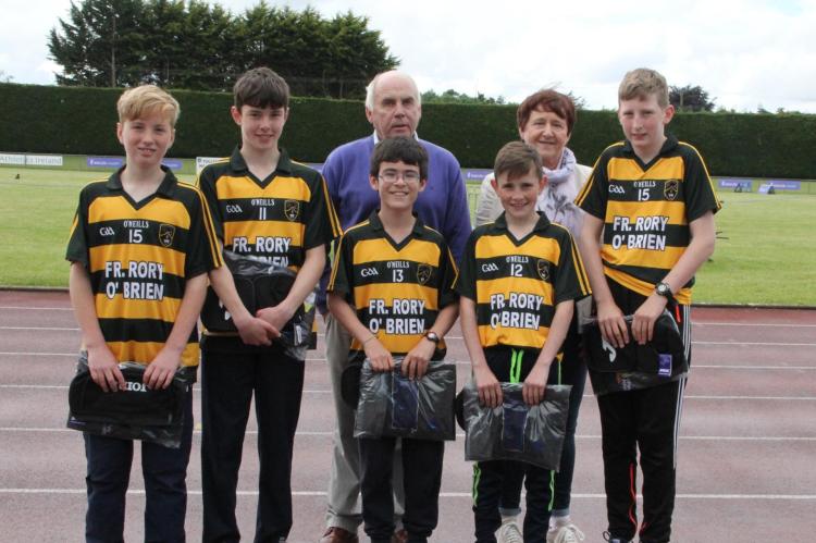 Ballinamere boys team who took 3rd place, with Tom and Bernie Dunne