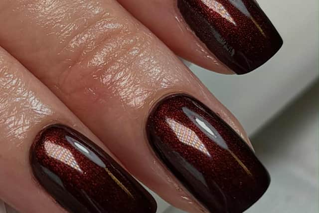 While festive nail palettes typically revolve around glitter, this season takes a more “quiet” approach.