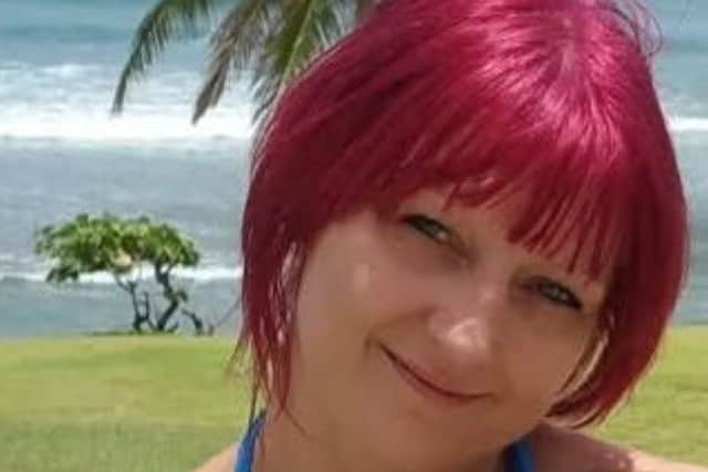 “In August 2014 I had a viral infection and experienced a lot of aches, hip pains and just a general feeling of being unwell and a lack of energy,” recollects Tracy. “I was still really low in energy and was getting cold symptoms quite regularly afterwards for a few months. I was a really, really active person and I couldn’t achieve the level of activity that I was used to.