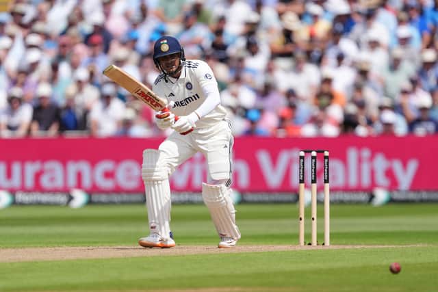 A steady trickle of boundaries gave the scoring rate a bump, Jadeja punching back-to-back fours off Stokes and Gill taking a liking to Brydon Carse after he entered the fray. With a wafer thin margin of error for the bowlers, Carse found himself driven hard when he strayed too full and pulled round the corner when he dug in short.