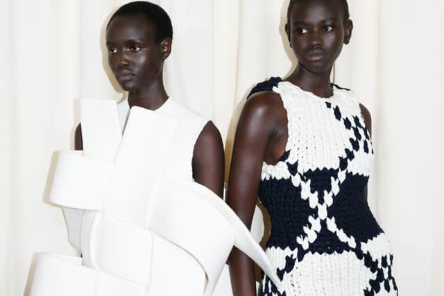 Anderson’s runway drew upon this idea of simple beauty through sleek lines and sculptural tailoring. The unfussy collection focused on the virtue of natural form – with looks mimicking studio offcuts and layers of discarded fabrics.