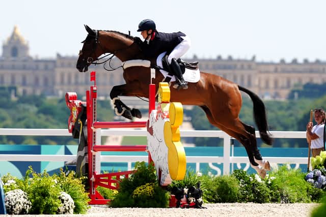 Both jumped clear, but with German Michael Jung and Australian Christopher Burton also enjoying perfect rounds to take first and second respectively, Collett had to be content with third.