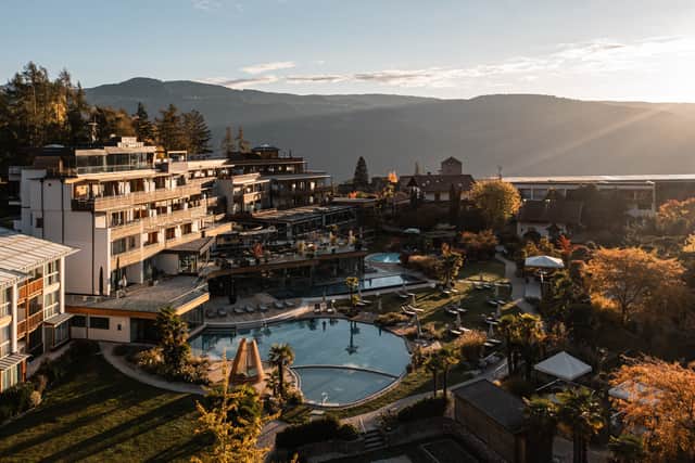 What’s particularly noteworthy about the area is that rather than restricting yourself to just one spectacular view from the pool or even from huge windows in scenic saunas, you can try hotel hopping at a collection of four family-run wellness retreats in the area that have joined together under the umbrella of Dolce Vita Hotels.