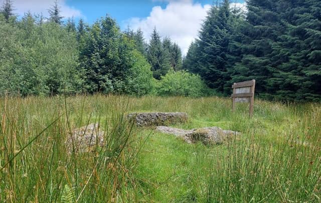 The Giant's Grave. A warrior called Bladma / Bladhma / Blod was perhaps buried here about 3,000 years ago.