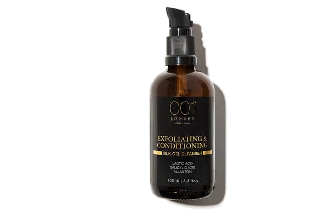 Proper deep-cleansing for oily and spot-prone skin, without stripping away skin’s vital hydration. The gentle formula contains calendula, red clover and lemongrass with anti-inflammatory properties to help with redness and irritation, too.