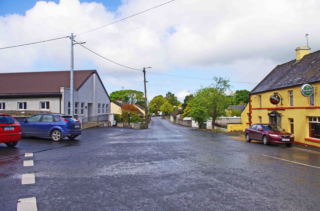 Puckaun village:  Tipperary councillor calls for removal of 'pinch-point' on scenic lake route
