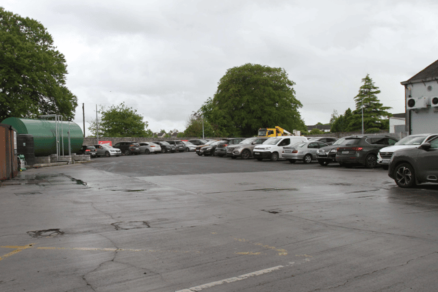 The Top Oil Spar business in Birr is part of a group of four shops, with the others located in Nenagh, Thurles and Cahir. They are all family owned as well and have been around for a long time and being part of this group is a bonus for the Birr store.