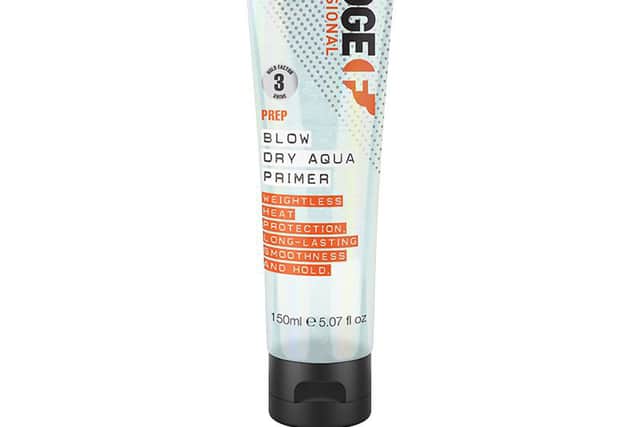 Next, he added a coat of hair spray to create hold and shape: “I then applied serum throughout the ponytail for shine, and then finished with a spritz of hair oil for maximum shine and textural difference.”