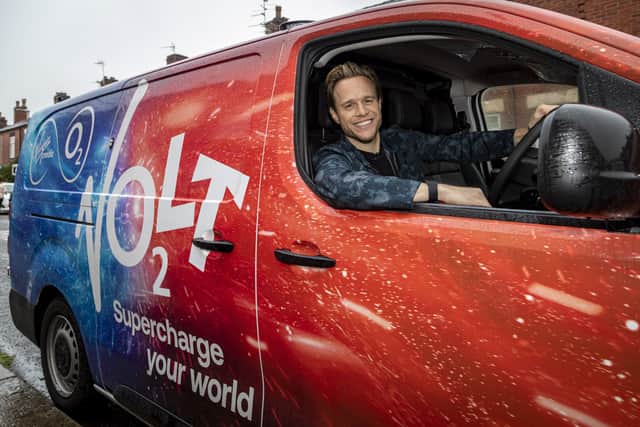 There’s a lot going on, but Murs is still finding time to get involved with other things – like helping Virgin Media O2 present their millionth Volt customer, Hollie Parr and her family, with a bumper selection of tech goodies (and tickets to the Marry Me tour, of course).