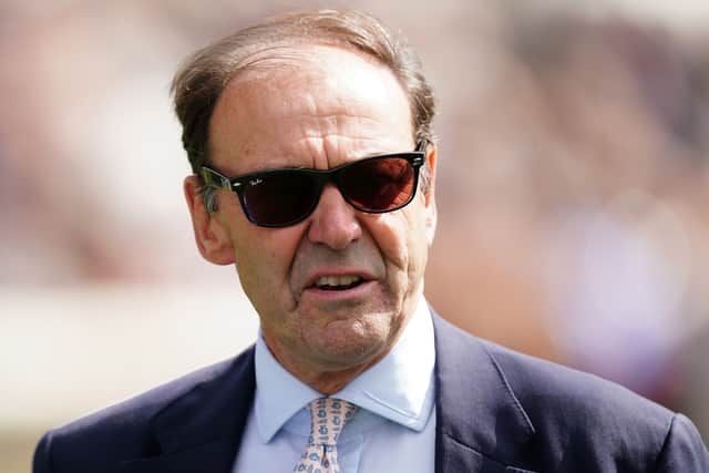 The connections of Baaeed struck early when Shadwell ended a two-year sales ring hibernation by going to 880,000 guineas for lot 24, a Siyouni filly and the first foal out of Lah Ti Dar, offered by Watership Down Stud.