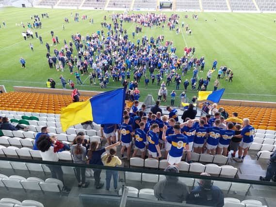 Bracknagh about to receive the SFC "B" Cup.