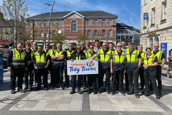 Volunteers from Tullamore DEW busy at work for Tidy Towns