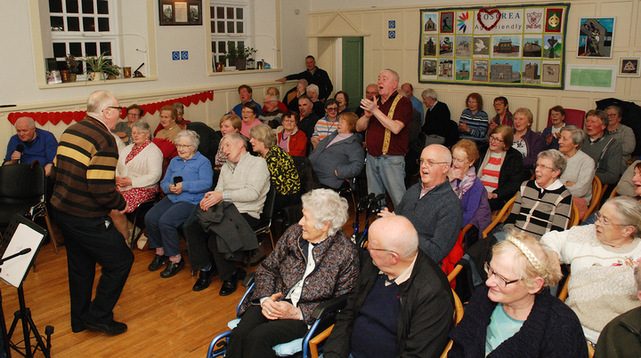 PICTURES: Raising the Courthouse roof at the Roscrea Rambling House
