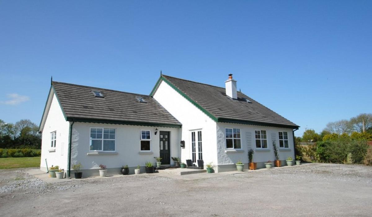 2 5 houses for sale for under €300,000 in Offaly Offaly Live