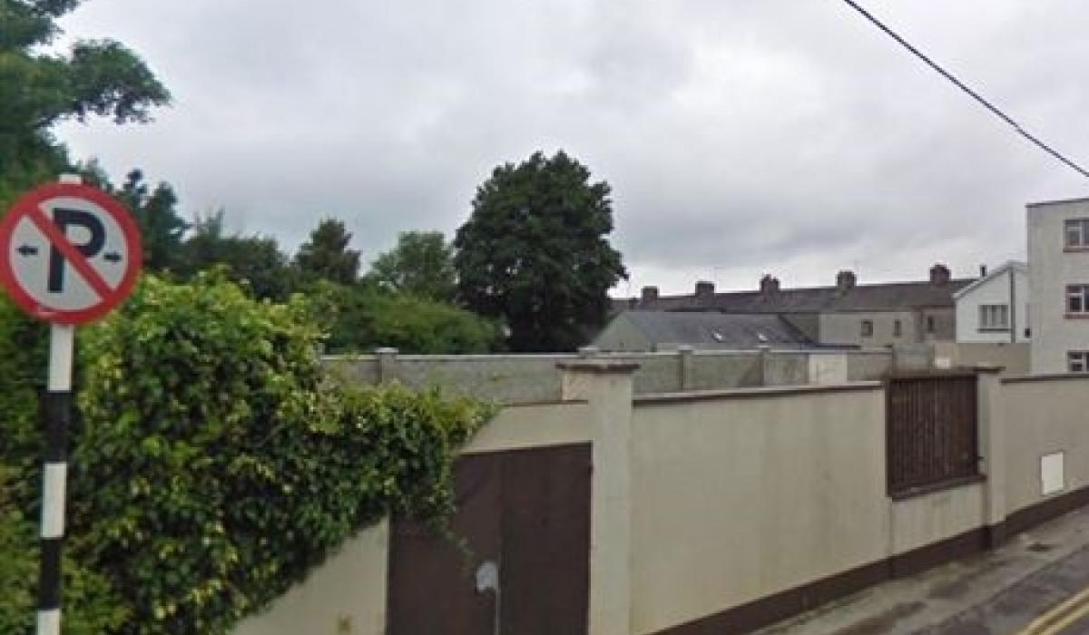 Site in centre of Tullamore with planning permission for town houses up