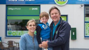 Offaly shop owners visit Ros na Rún set as part of sponsorship deal 