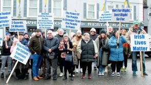 Roscrea protestors joined by D&aacute;il Deputy and local Councillor 