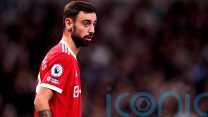 Bruno Fernandes signs new deal with Manchester United