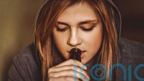 A strict ban or a little alcohol at home: How should parents teach their teen to drink responsibly?