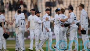 Marcus Trescothick hopes new ball boosts England victory bid on ‘massive’ Monday