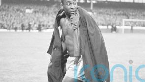 Neymar leads world of football’s tributes to Brazil great Pele