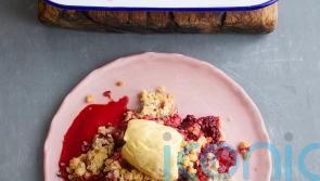 Jamie Oliver’s £1 frozen berry and apple crumble recipe