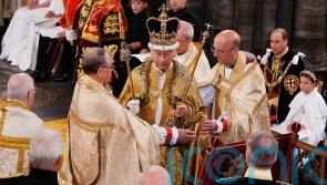 How the King’s body language was ‘self-comforting’ yet poised during coronation