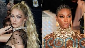 How to wear the red carpet shimmer beauty trend