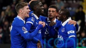 Everton make it four wins in a row with victory at Burnley