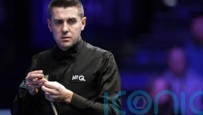 Mark Selby thrashes Ronnie O’Sullivan to end world number one’s unbeaten run