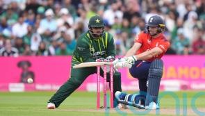 Jos Buttler hits 84 as England set Pakistan 184 to win