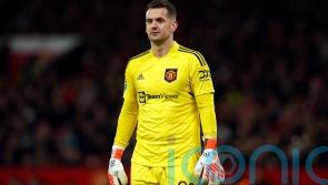 Tom Heaton signs new one-year deal with Manchester United