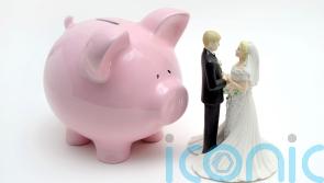 How to save money when planning a wedding