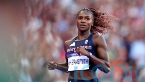 Dina Asher-Smith bounces back to book place in women&rsquo;s 200 metres final