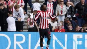 Romaine Mundle’s goal beats Burnley and takes Sunderland top of Championship