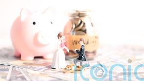 How to save money as a guest this wedding season