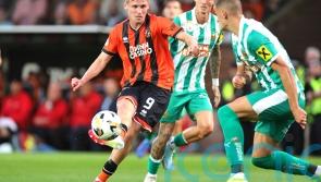 Dundee United come from behind to beat 10-man St Mirren