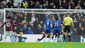 Zian Flemming scores late equaliser as Burnley draw with 10-man Chelsea