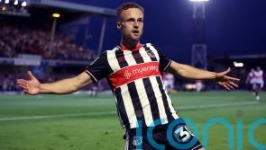 Grimsby close on play-offs with win over Salford