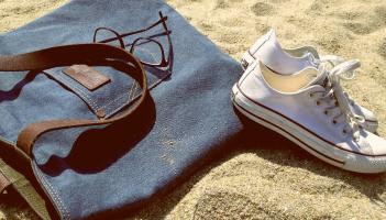 12 essentials to have in your bag when you are heading to the beach