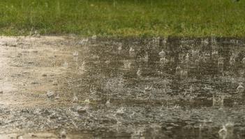 LIVE: Met Éireann urges caution this weekend as weather warning is issued for Offaly