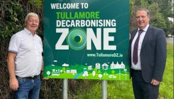 Cathaoirleach of Tullamore Municipal District Cllr Declan Harvey  with Tony McCormack TD at the unveiling of new decarbonising signs in Tullamore