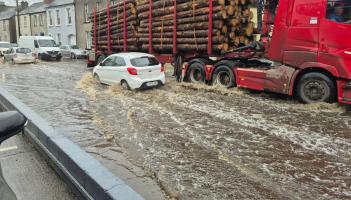 WATCH: Laois town almost at a standstill amid awful flooding on multiple roads