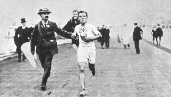 Cloughjordan marathon runner to follow in footsteps of famous Tipp man for Hospice