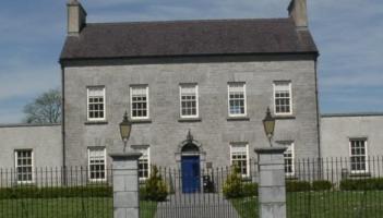 'Let's keep it civil': Councillors clash at March meeting of Tullamore Municipal District