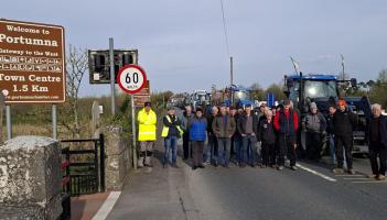 Fuel protesters block Portumna bridge on Tuesday