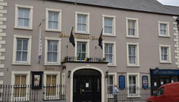 Tipperary County Council will not purchase closed Roscrea hotel