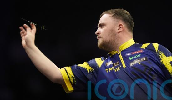 Luke Littler booed by Brighton crowd in Premier League loss to Stephen Bunting