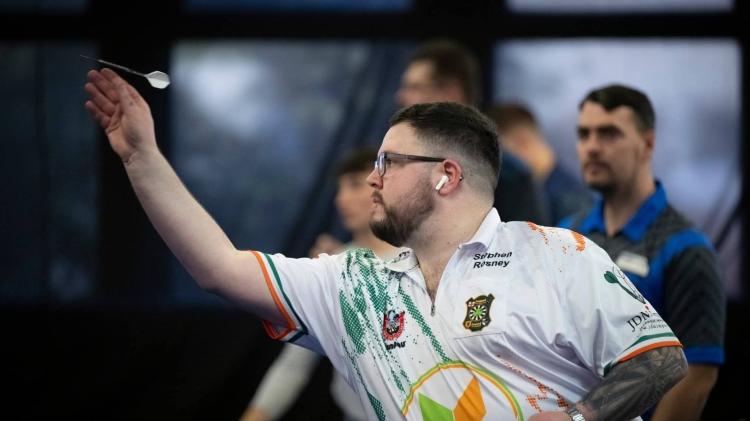 Offaly darts player earns two year professional tour card